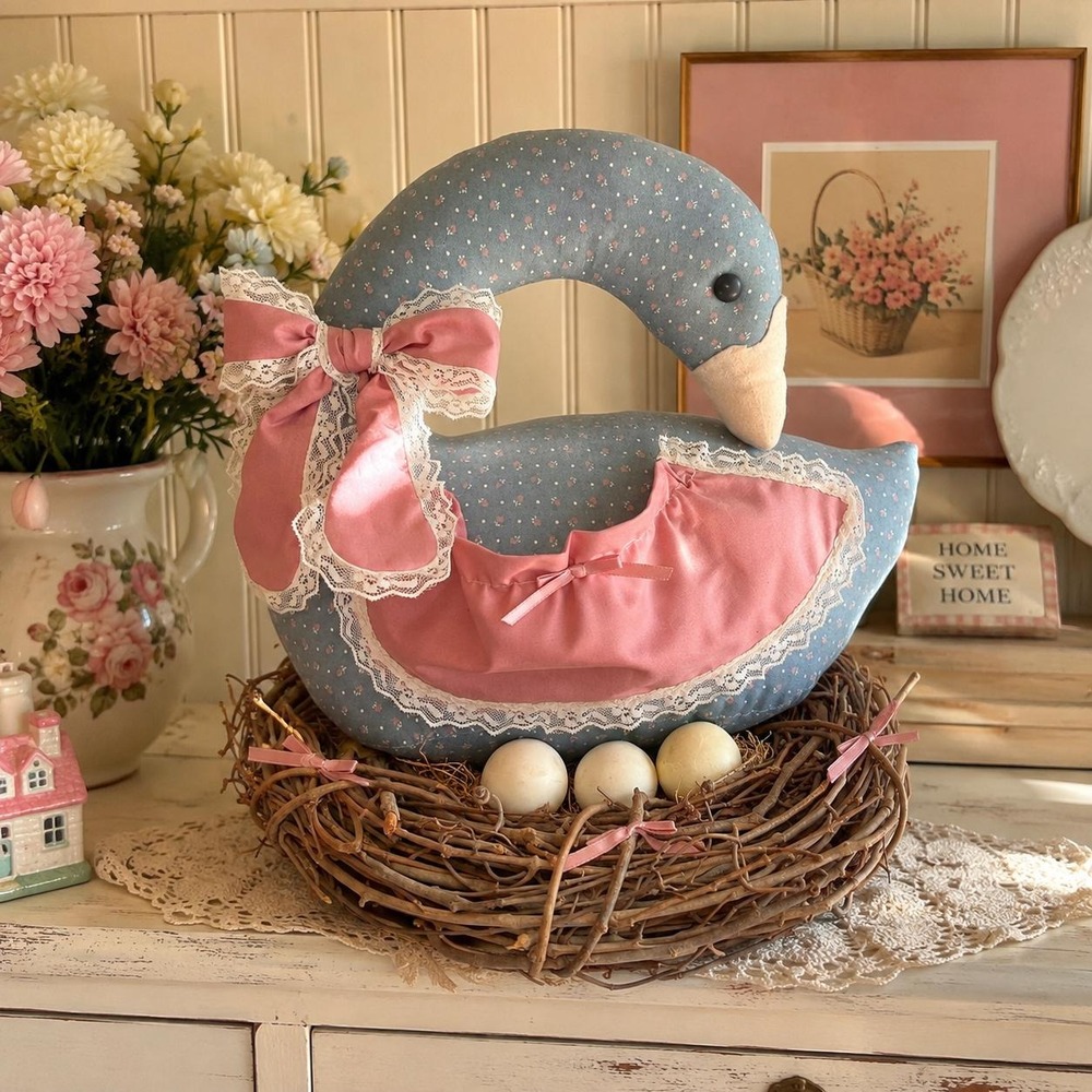 VTG  1980s Goose in Grapevine Nest Large Country Cottage Shelf Sitter Farmhouse